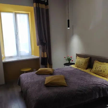 поруч з палацом потоцьких Lviv