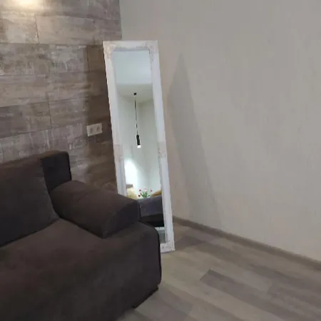 شقة поруч з палацом потоцьких