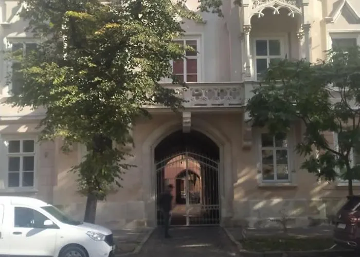 поруч з палацом потоцьких شقة